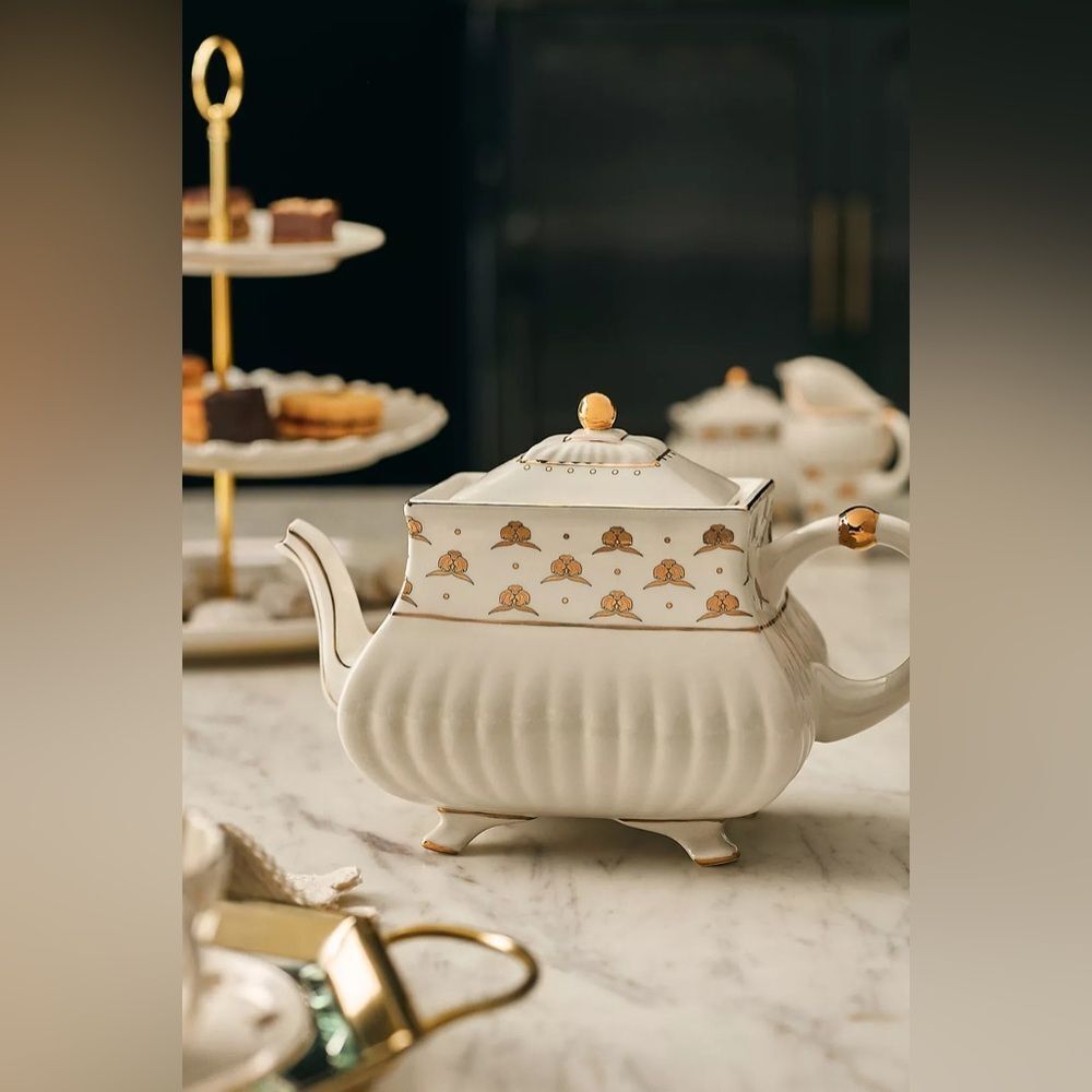 ❤️ANTHROPOLOGIE x The Met Elegant Teapot - Collectible Gift!